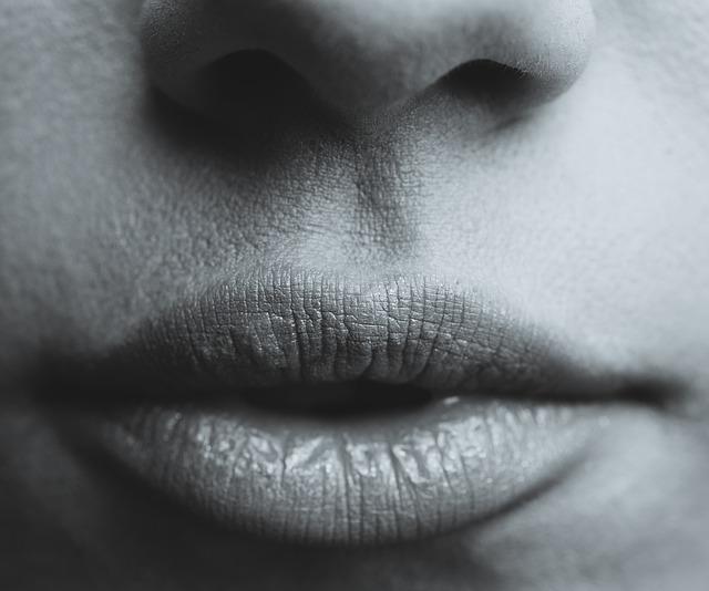 舌の形と口の形